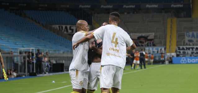 São José surpreendeu o Grêmio em plena Arena