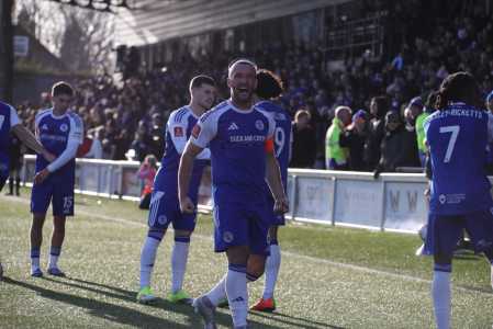 Macclesfield venceu o Crystal Palace neste sábado (10)
