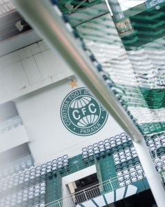 Estádio Couto Pereira, em Curitiba, recebe duelo entre Coritiba e Bragantino