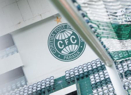 Coritiba e São Paulo duelam no Couto Pereira, em Curitiba