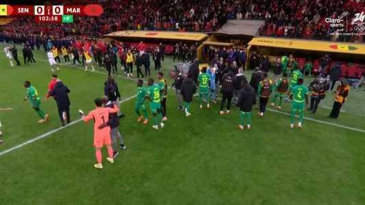 Seleção de Senegal deixa o campo na final da Copa Africana de Nações