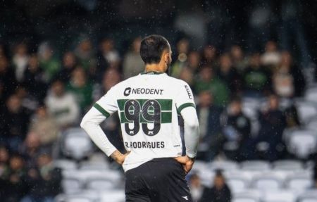 Rodrigo Rodrigues sofreu uma lesão muscular na posterior da coxa direita