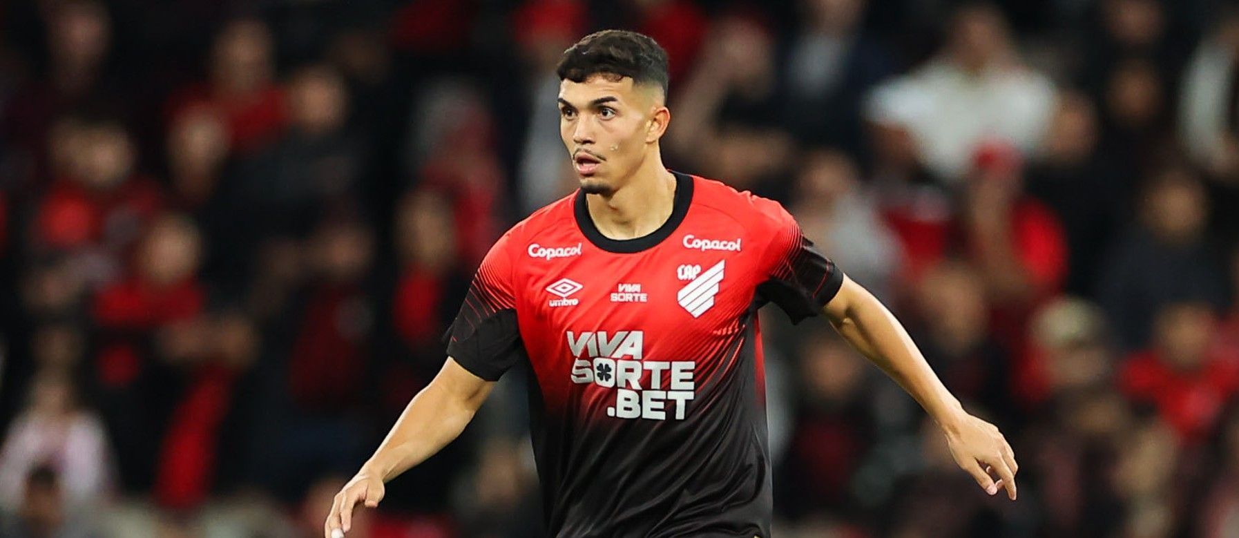 Athletico-PR renova com dois jovens após 'caso Kauã Moraes' no Cruzeiro