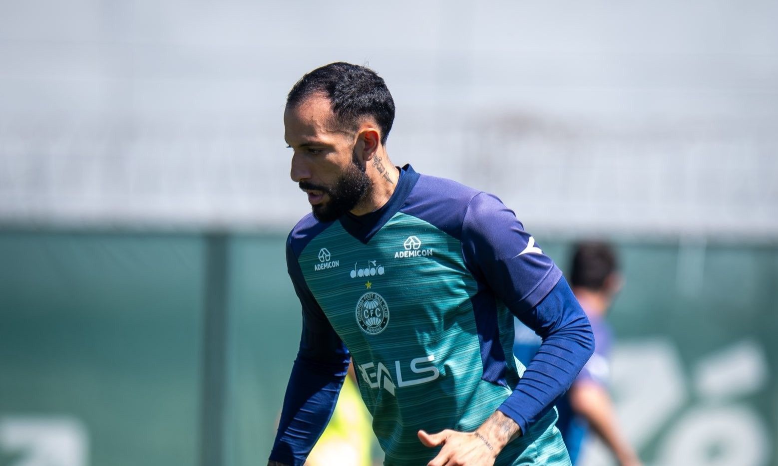 As opções de Mozart Santos no Coritiba para enfrentar o Goiás pela Série B