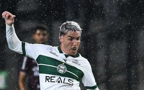 Josué tem contrato com o Coritiba até o fim de 2025