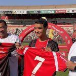 Após acidente, Pedro Severino é homenageado com pontapé inicial em Botafogo-SP x Athletico-PR