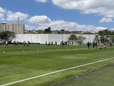 Corinthians trabalhou na manhã desta quarta-feira (17) no CT Joaquim Grava