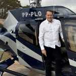 Cruzeiro: Pedrinho chega de helicóptero e é tietado em inauguração no interior de MG