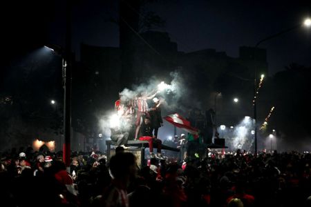 Torcida do Estudiantes recepcionou com grande festa o time antes do jogo com o Flamengo