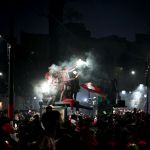 Veja festa da torcida do Estudiantes antes de decisão contra o Flamengo