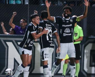 Remo bateu o Athletico-PR no Estádio Baenão, em Belém do Pará