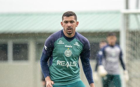 Bruno Melo volta de suspensão e pode ser novidade no Coritiba