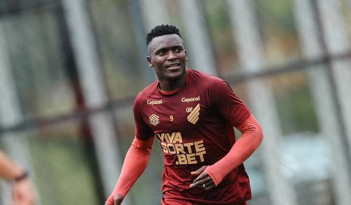 Kevin Viveros marcou oito gols em 17 jogos pelo Athletico-PR na temporada 2025