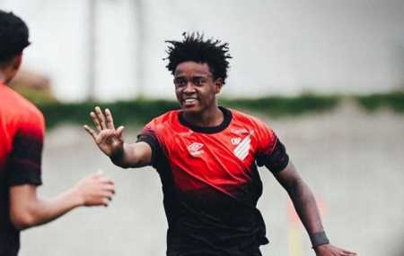 Bruninho é o destaque do Athletico-PR, adversário do Atlético na semi do Brasileiro Sub-17