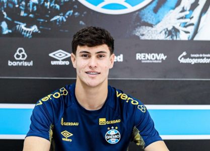 Grêmio estendeu vínculo com Gabriel Menegon por mais três temporadas