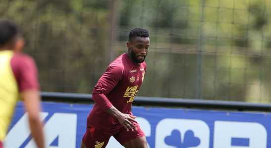Mendoza volta de suspensão e pode aparecer no ataque do Athletico-PR