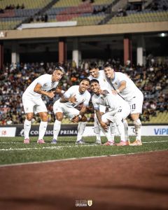 Facundo Torres 'desencantou' com a camisa da Celeste Olímpica