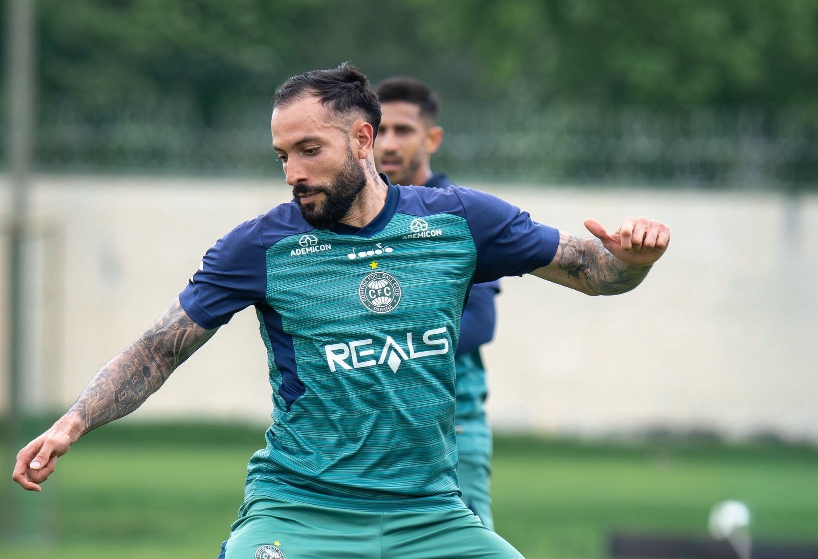Atacante do Coritiba sofre nova lesão e está fora da reta final da Série B