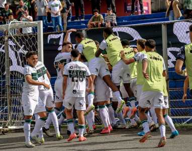 Único gol no agregado dos dois jogos pelas quartas garantiu Coritiba na semi da Taça FPF