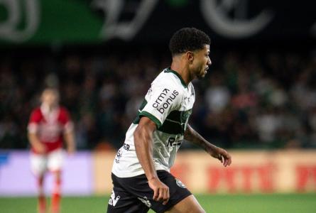 Lucas Ronier será desfalque do Coritiba diante do Paysandu