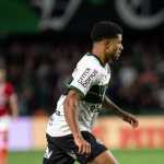 Mozart Santos projeta substituto de Lucas Ronier no Coritiba contra o Paysandu