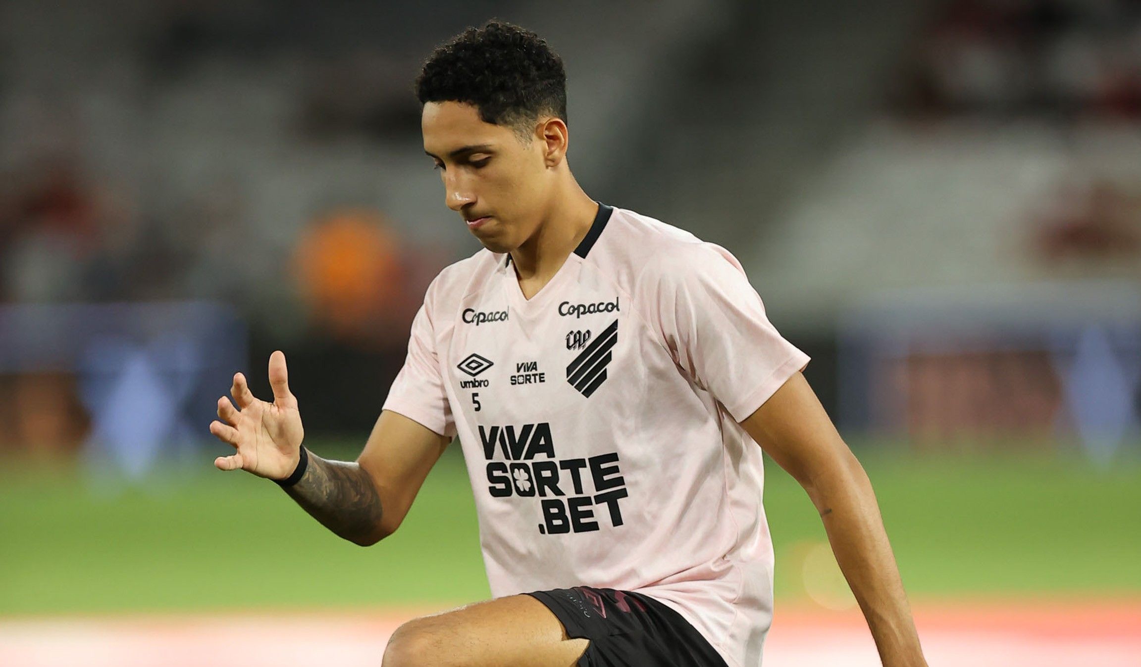 Felipinho é direto sobre chance no time titular do Athletico-PR contra Amazonas