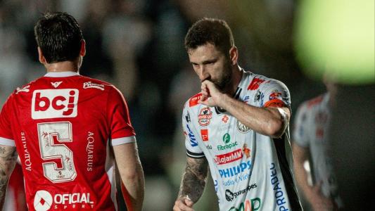 Boschilla marcou o gol de empate do Operário-PR contra o Vila Nova