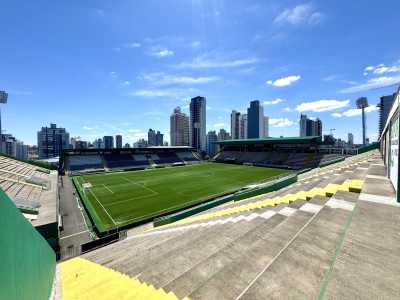 Arena Condá, em Chapecó, recebe o duelo entre Chapecoense e América