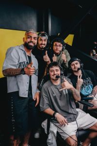 Gabigol marcou presença na cabine da LOUD na Kings League Brazil