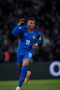 Mbappé abriu o placar para a França contra a Ucrânia