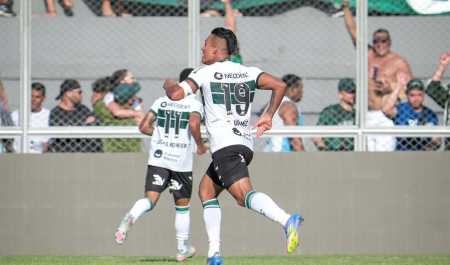 Sebastian Gómez fez o primeiro gol da vitória do Coritiba sobre o Amazonas