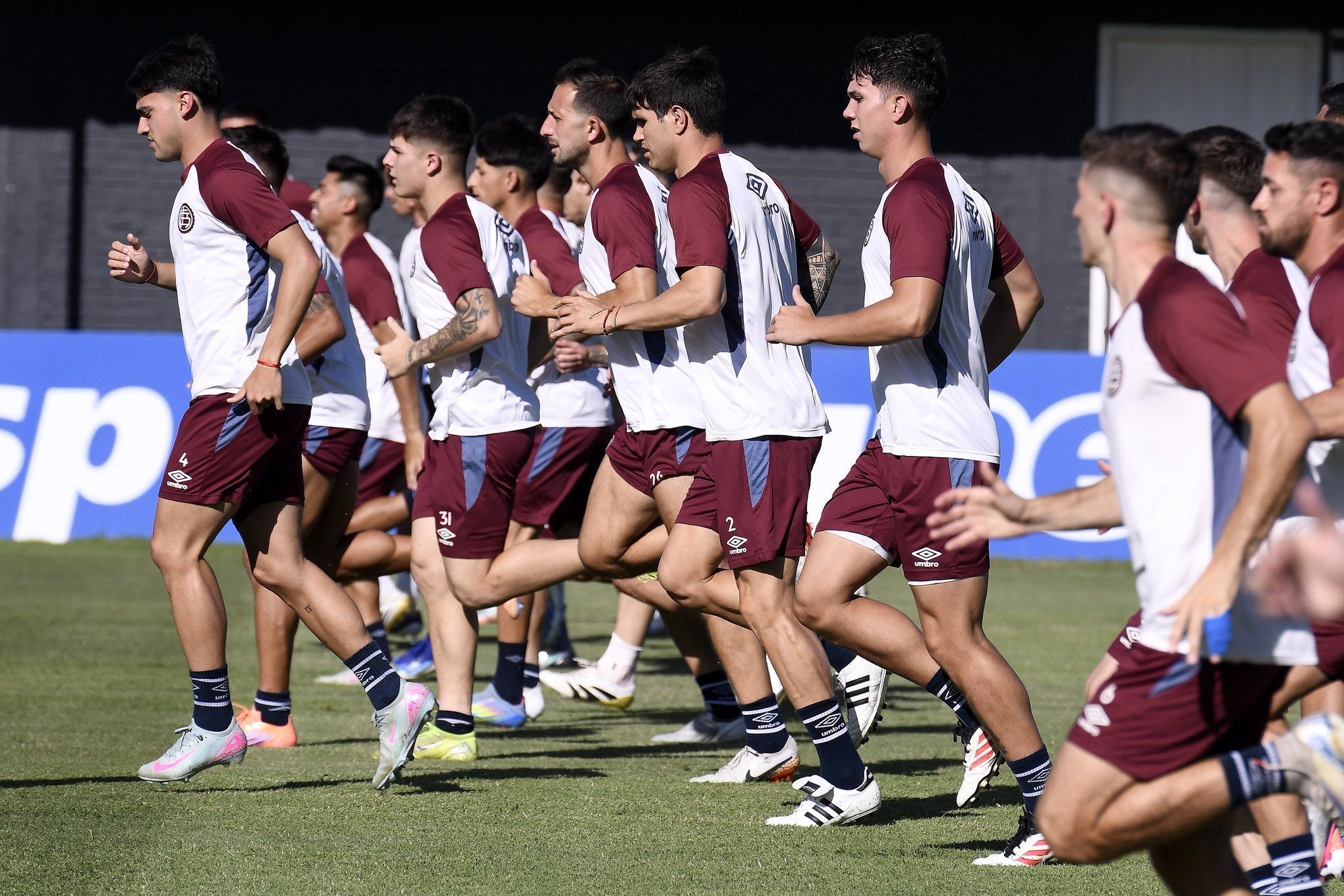 Sul-Americana: técnico do Lanús dá pista sobre escalação para final contra o Atlético