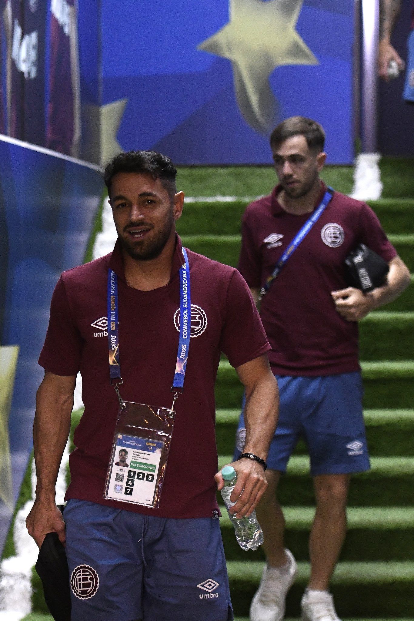 Fotos: chegada do Lanús ao Defensores del Chaco para a final da Sul-Americana
