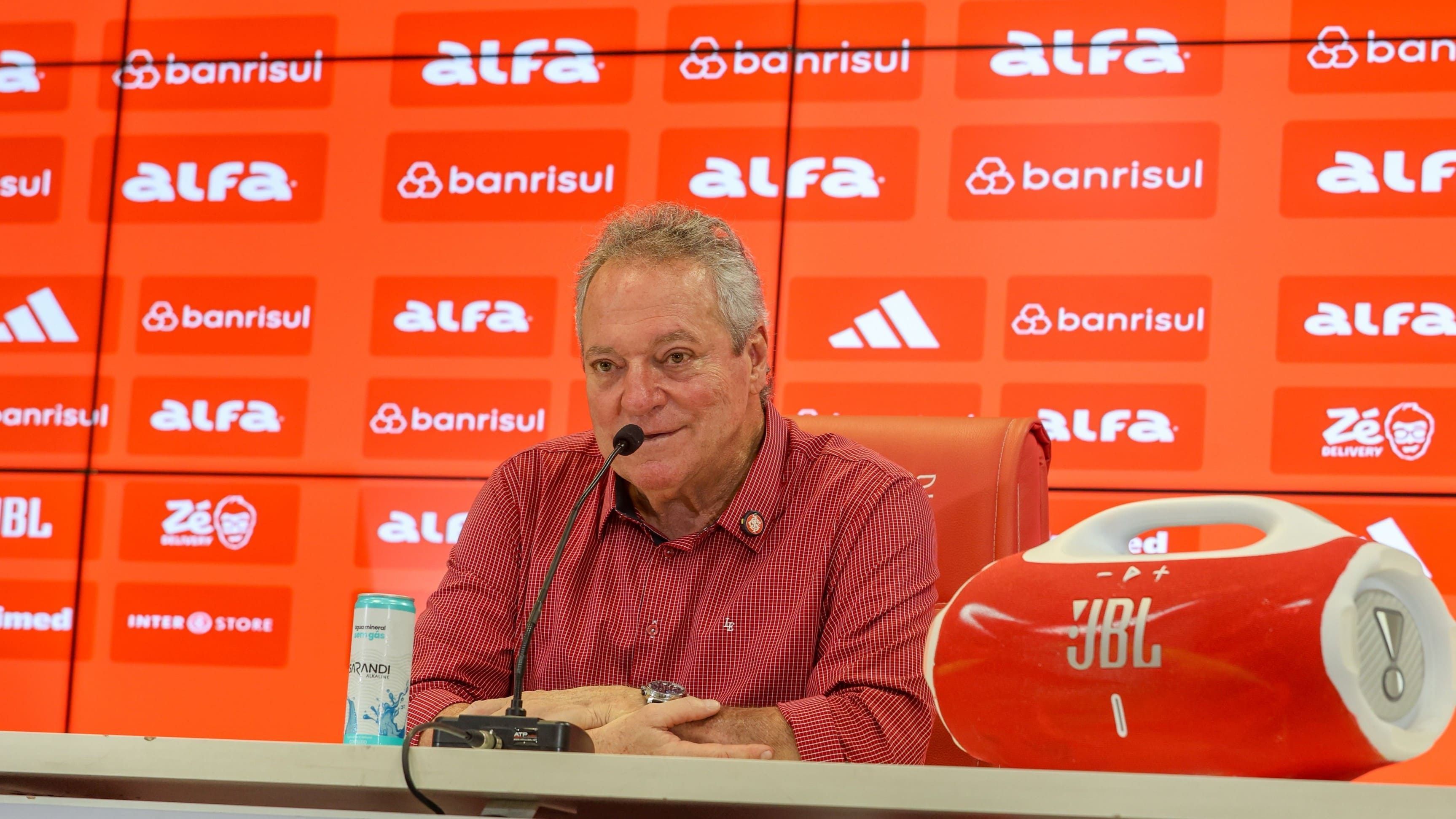 Abel Braga pede desculpas após fala homofóbica em apresentação no Inter