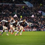 Aston Villa marca no último lance e vence líder Arsenal pela Premier League