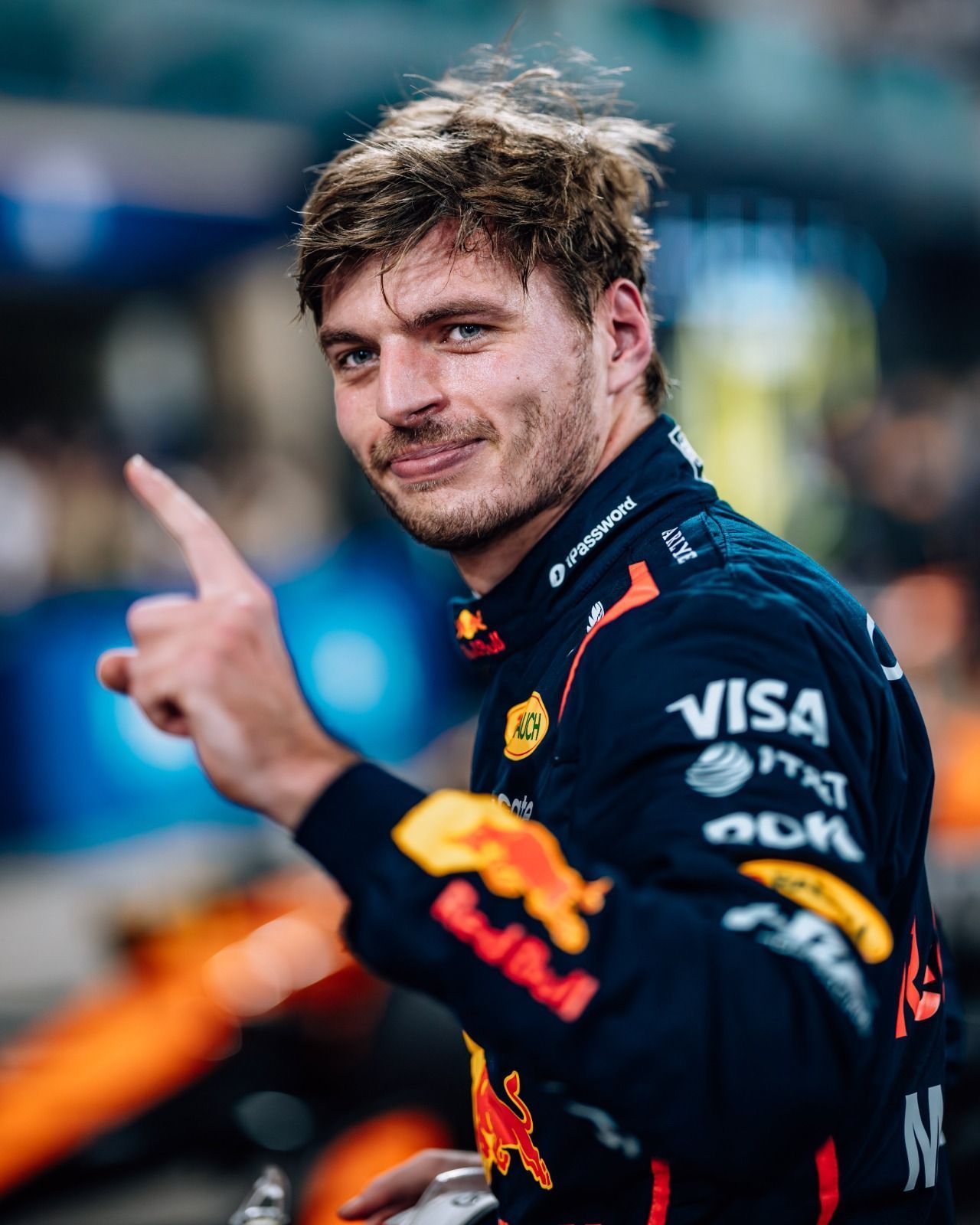 F1: Verstappen é pole em Abu Dhabi e segue vivo na briga pelo título