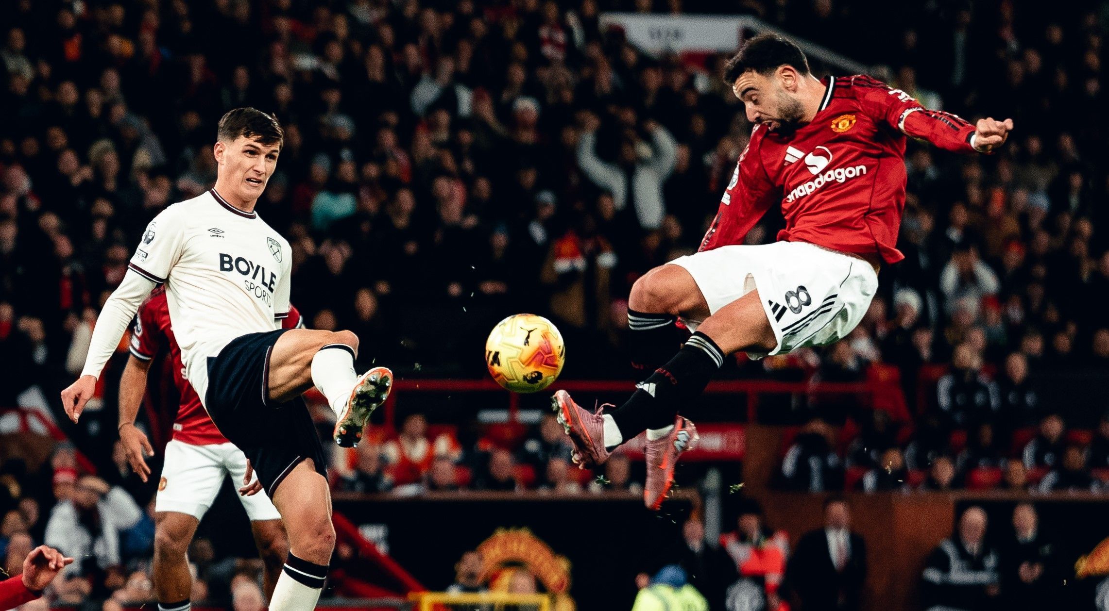 Manchester United sofre gol no fim e empata com West Ham pela Premier League