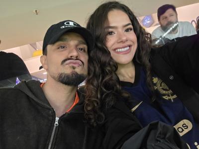 Maisa e Luan Santana em jogo da Copa do Brasil