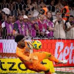 Hugo Souza pode ter 'ano mágico' pelo Corinthians com título da Copa do Brasil