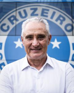 Tite assinou contrato com o Cruzeiro por um ano