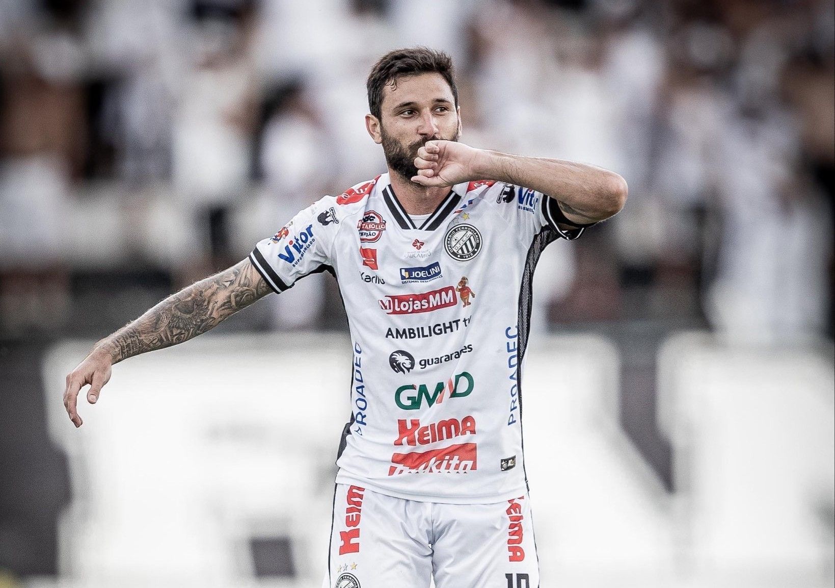 Ex-Inter e São Paulo renova com clube da Série B após sondagem do Fortaleza