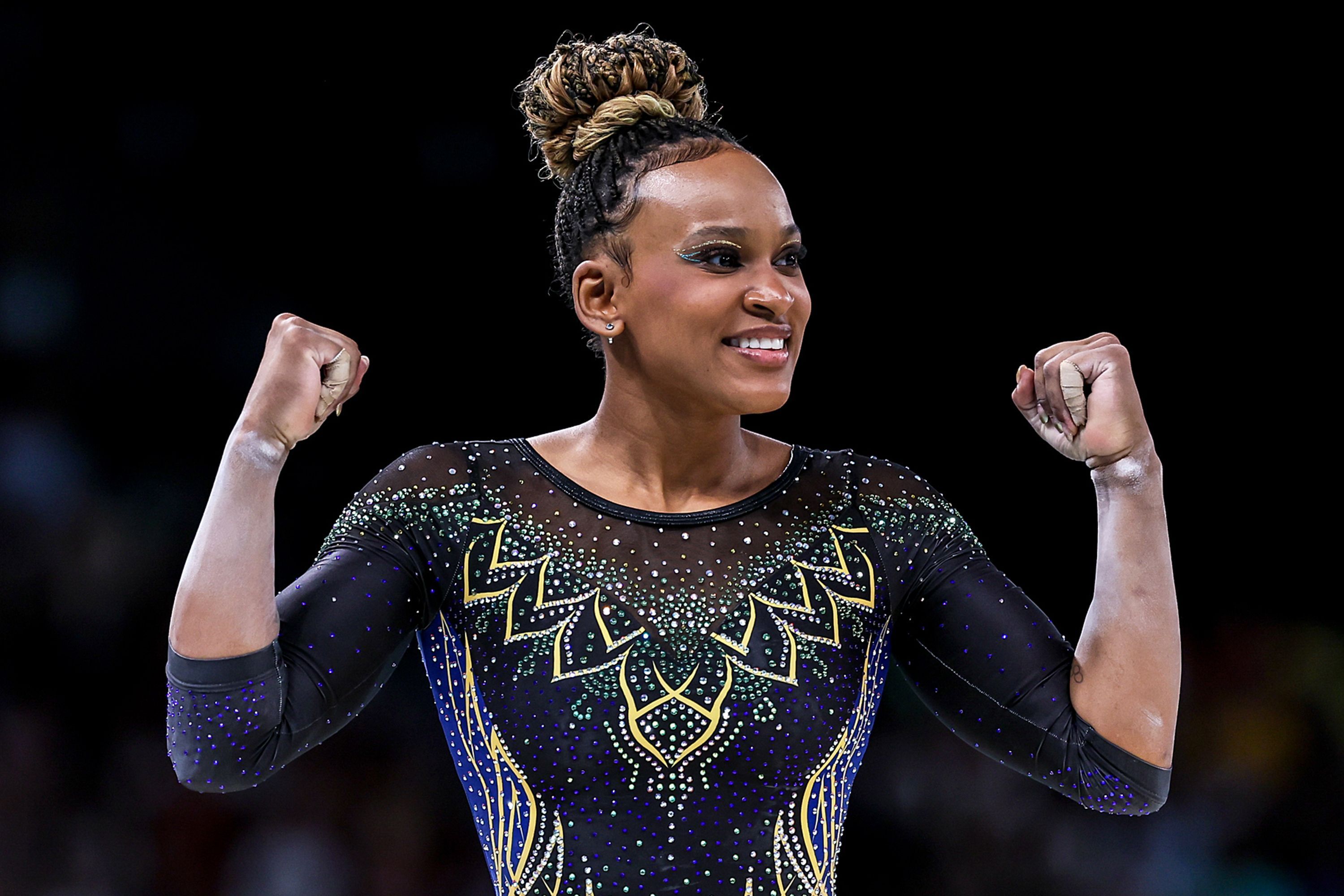 Rebeca Andrade pratica salto inédito durante treino e impressiona; assista
