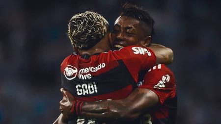 Gabi aproveitou assistência de Bruno Henrique para balançar as redes