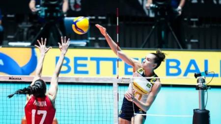 Gabi foi a maior pontuadora da vitória do Brasil sobre a Bulgária