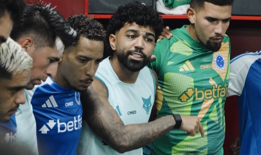 Bastidores do Cruzeiro: clima leve, discurso de Gabigol e vibração em goleada