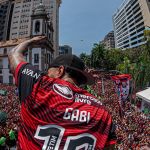 Landim cobrou mudança de postura quando Gabigol herdou a 10 do Flamengo