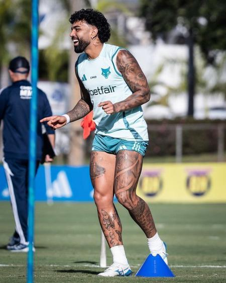 Gabigol atualmente é opção do técnico Leonardo Jardim na reserva