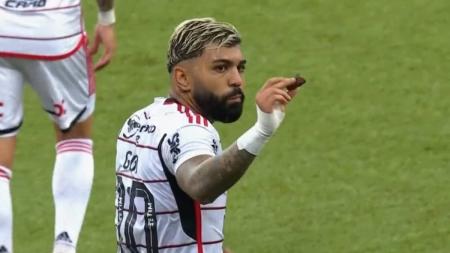 Gabigol comeu alimento que aparentava ser um biscoito