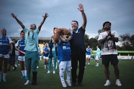 Gabigol e Byanca Brasil são expoentes dos times masculinos e femininos do Cruzeiro