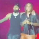 Gabigol marca presença e sobe em palco durante show de rap no Rio
